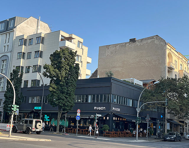 Kantstraße 143 (Ecke Bleibtreustraße), 10623 Berlin